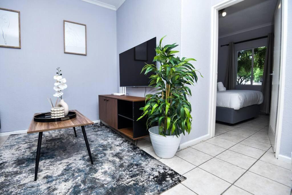 Comfy Hatfield Appartment Преторія Екстер'єр фото