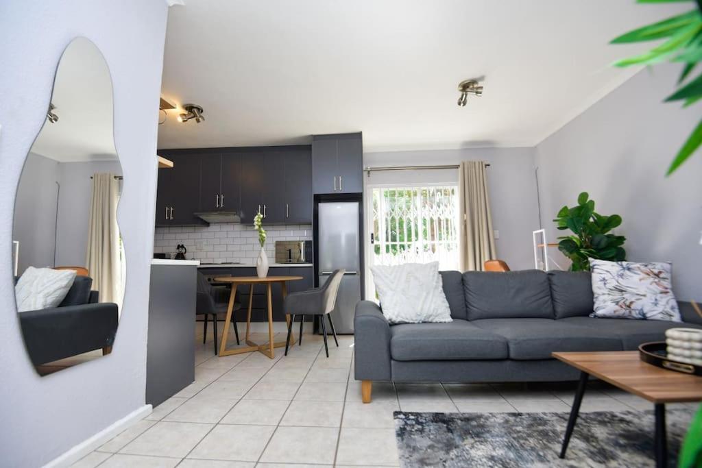 Comfy Hatfield Appartment Преторія Екстер'єр фото
